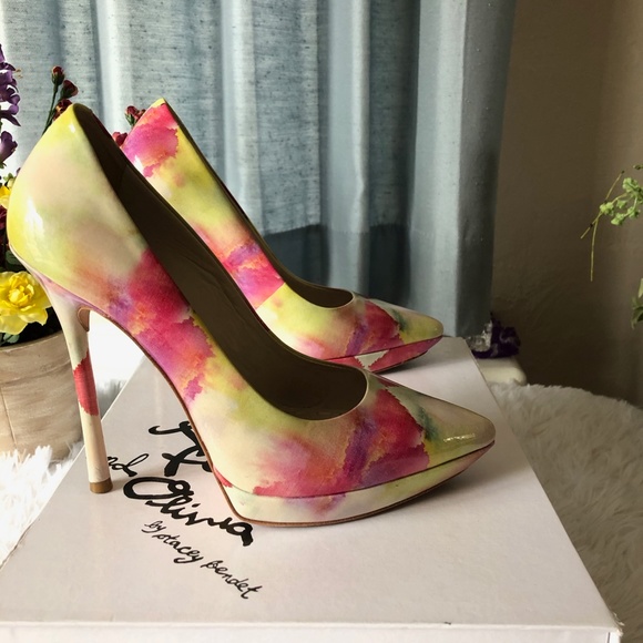 Alice + Olivia Watercolor Platform Pump.  Multi Color Size 7 - Picture 5 of 8